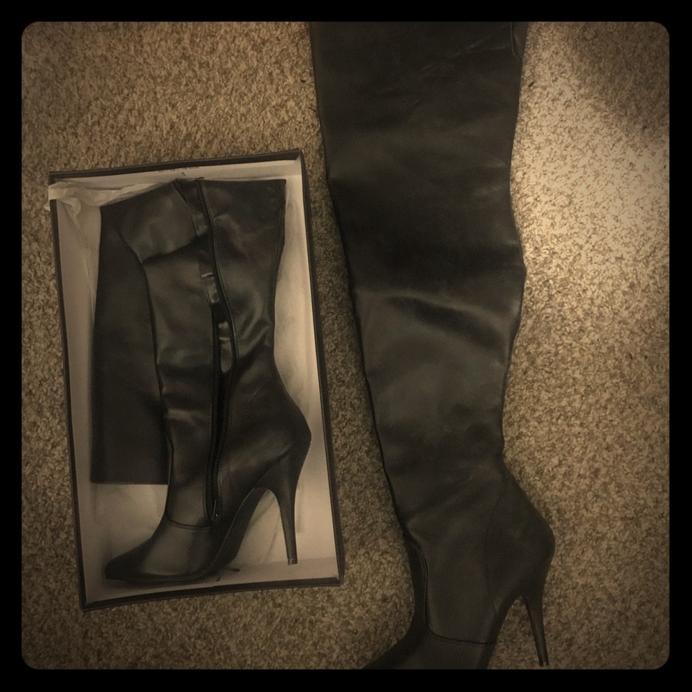 COPY - Black thigh high boots